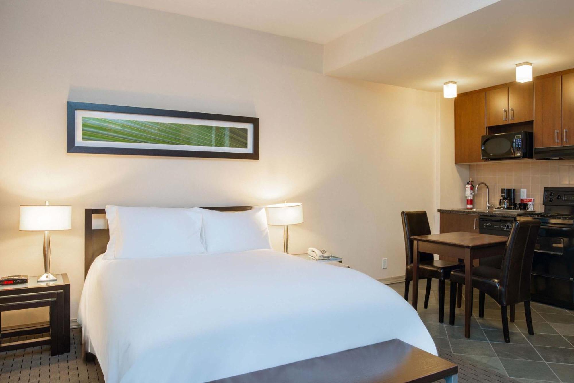 Hotel Sandman On Davie Vancouver